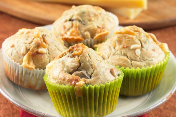 Muffins aux noix, champignons et Emmental de Savoie